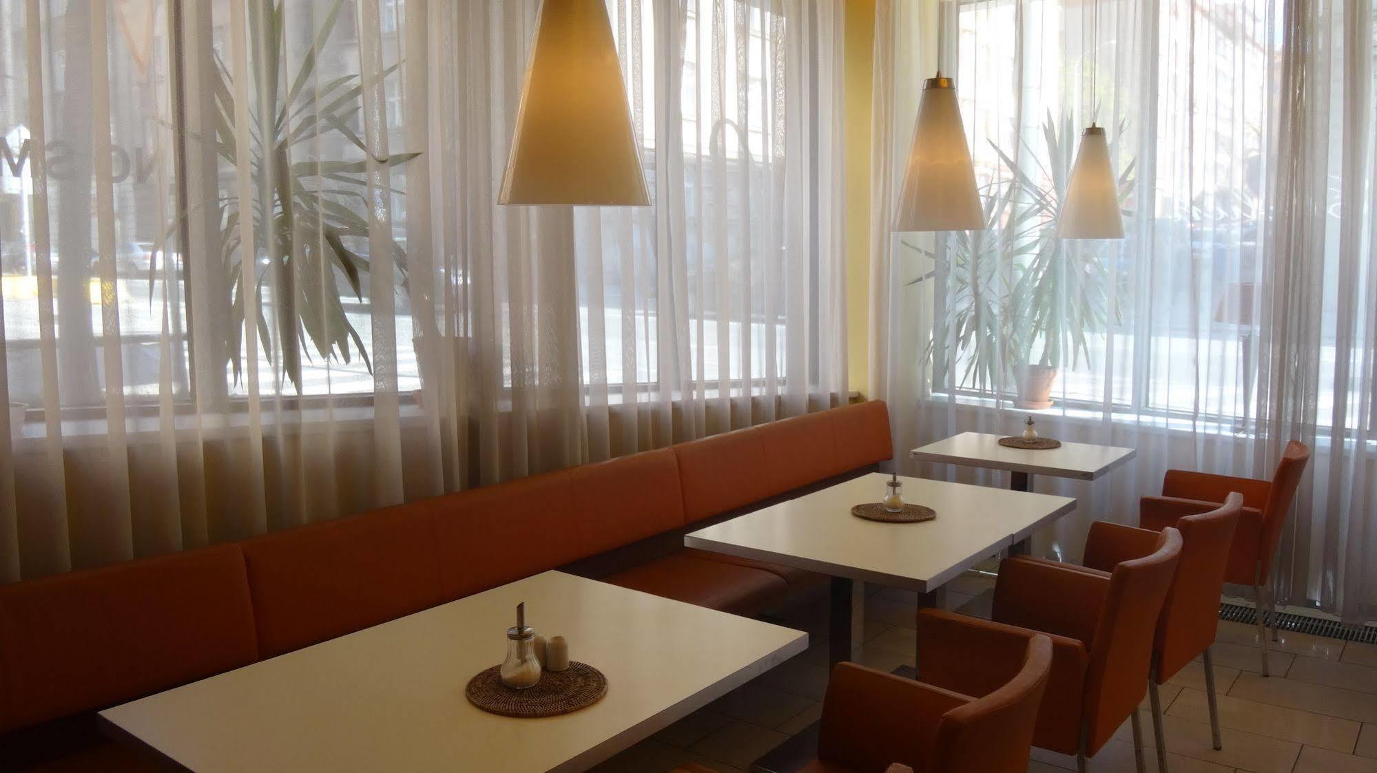 Hotel Ehrlich Praag Buitenkant foto